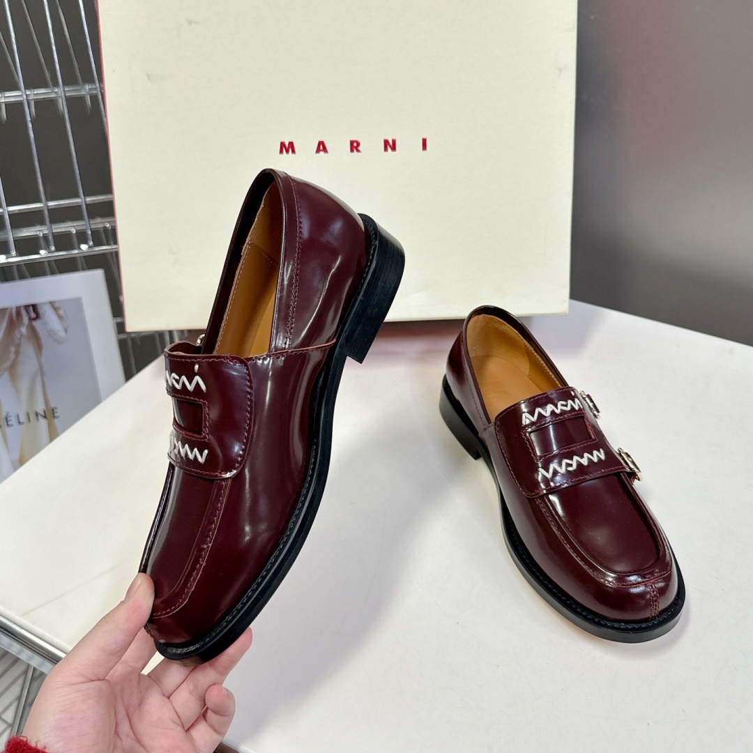 MARNI 春夏新作ローファー