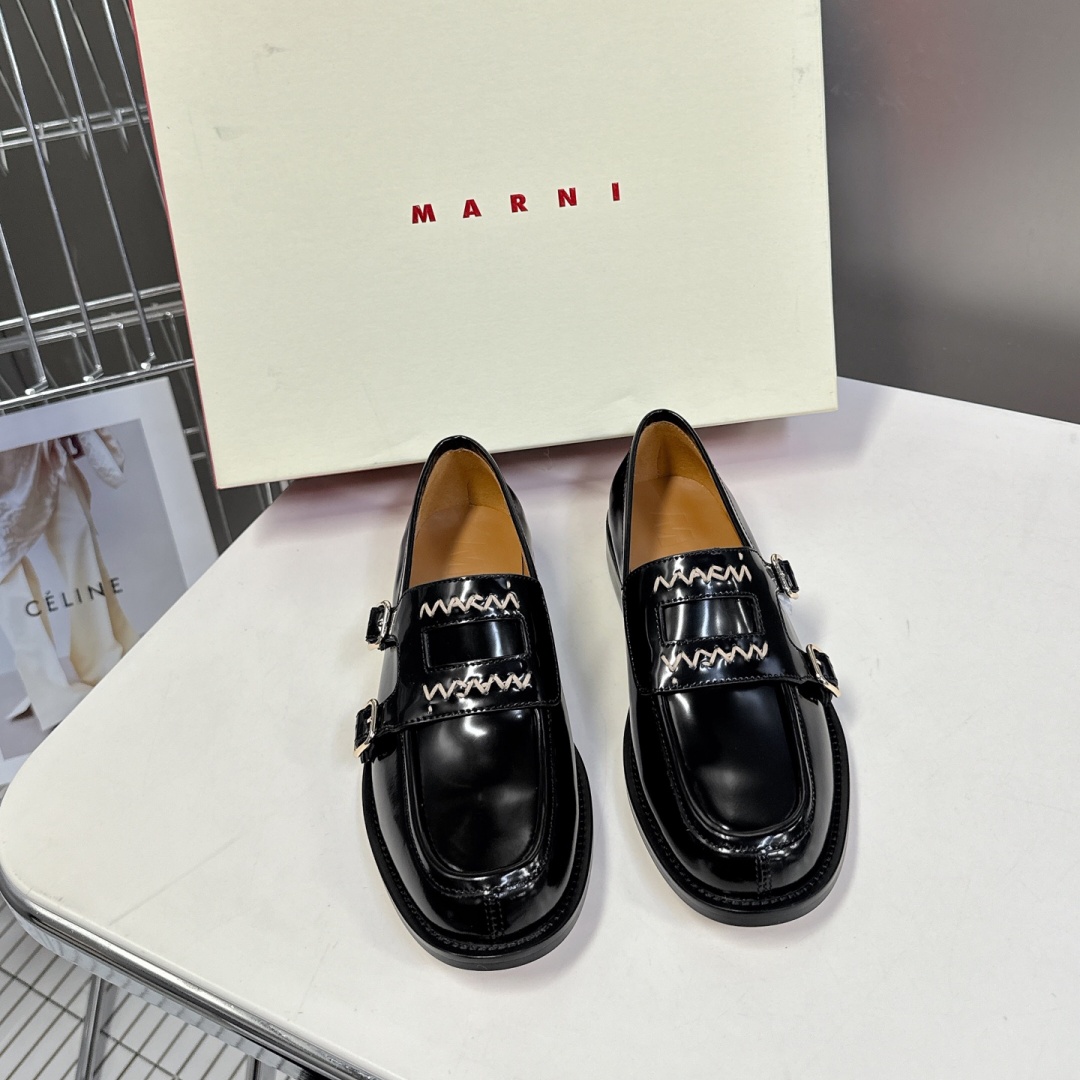 MARNI 春夏新作ローファー