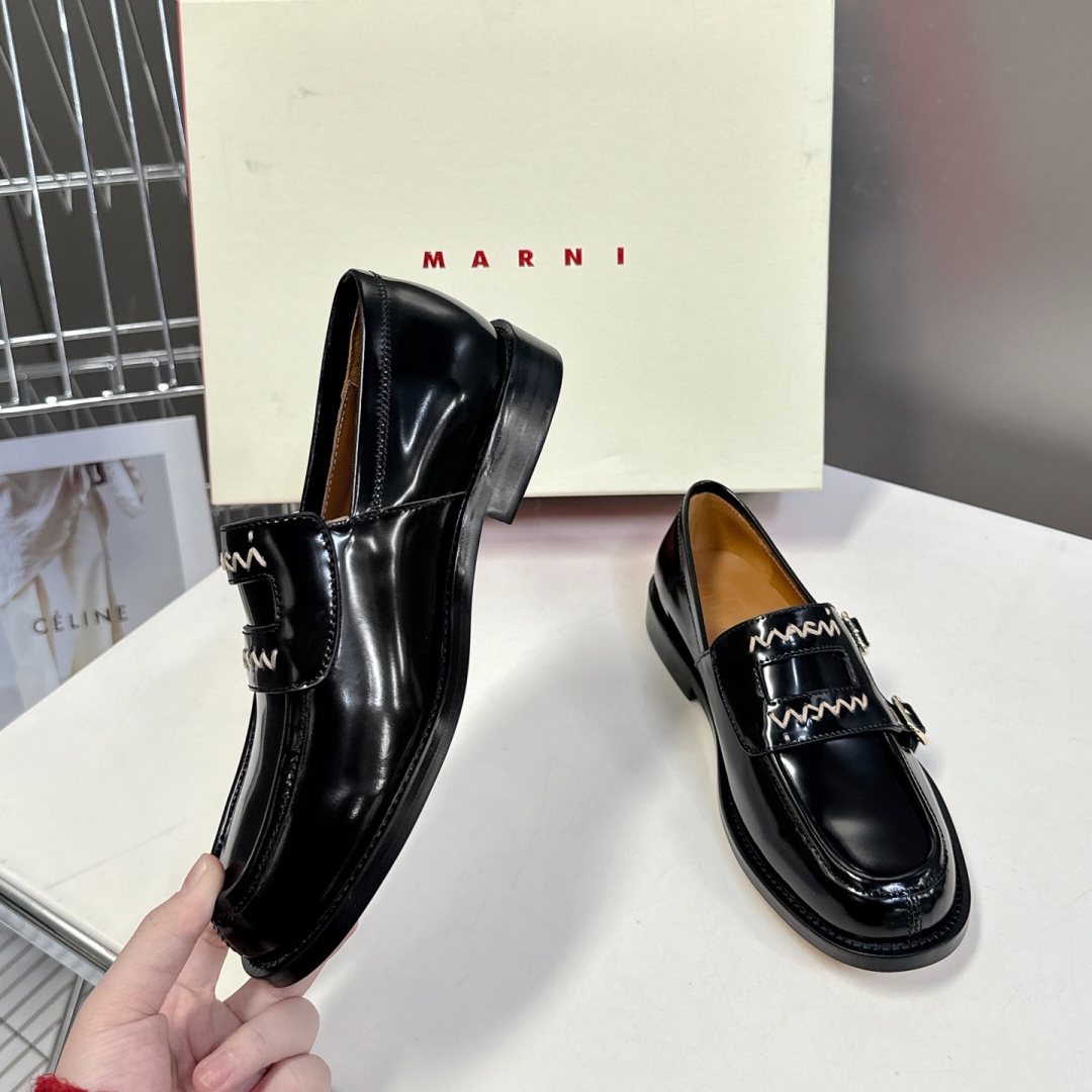 MARNI 春夏新作ローファー