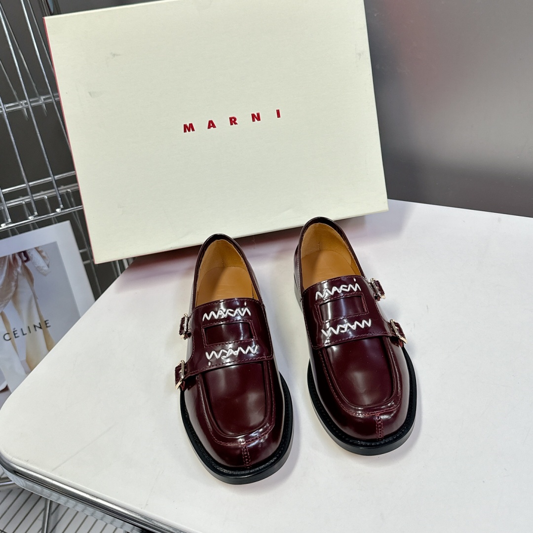 MARNI 春夏新作ローファー