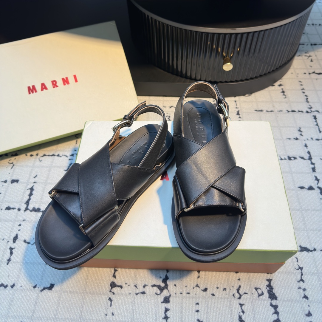 MARNI｜マルニ 春夏定番のフスベットシリーズ クロス